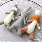 Jouet sonore en peluche côtelée